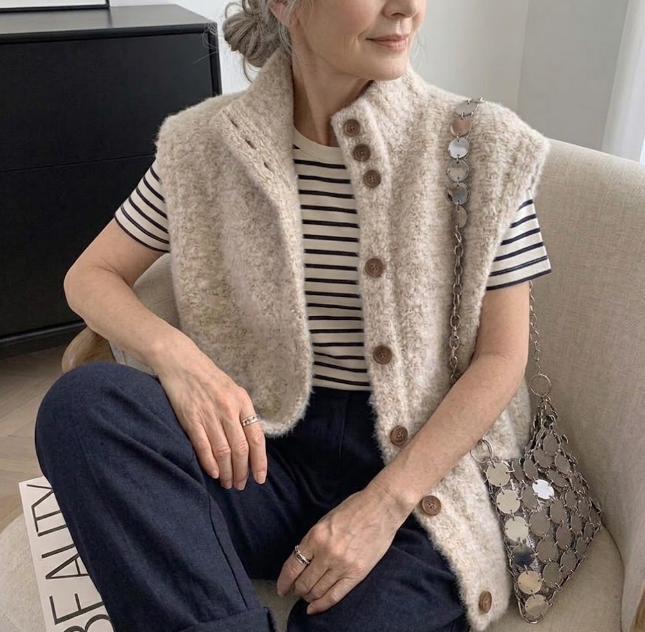 INGRID – COZY KNIT SLEEVELESS CARDIGAN