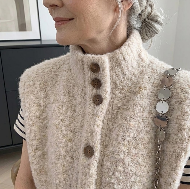 INGRID – COZY KNIT SLEEVELESS CARDIGAN